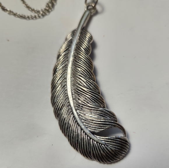 Feather Necklace - Picture 2 of 3